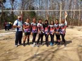 TEAM BOLA VOLLY PUTRI DESA SEMANU RAIH JUARA II